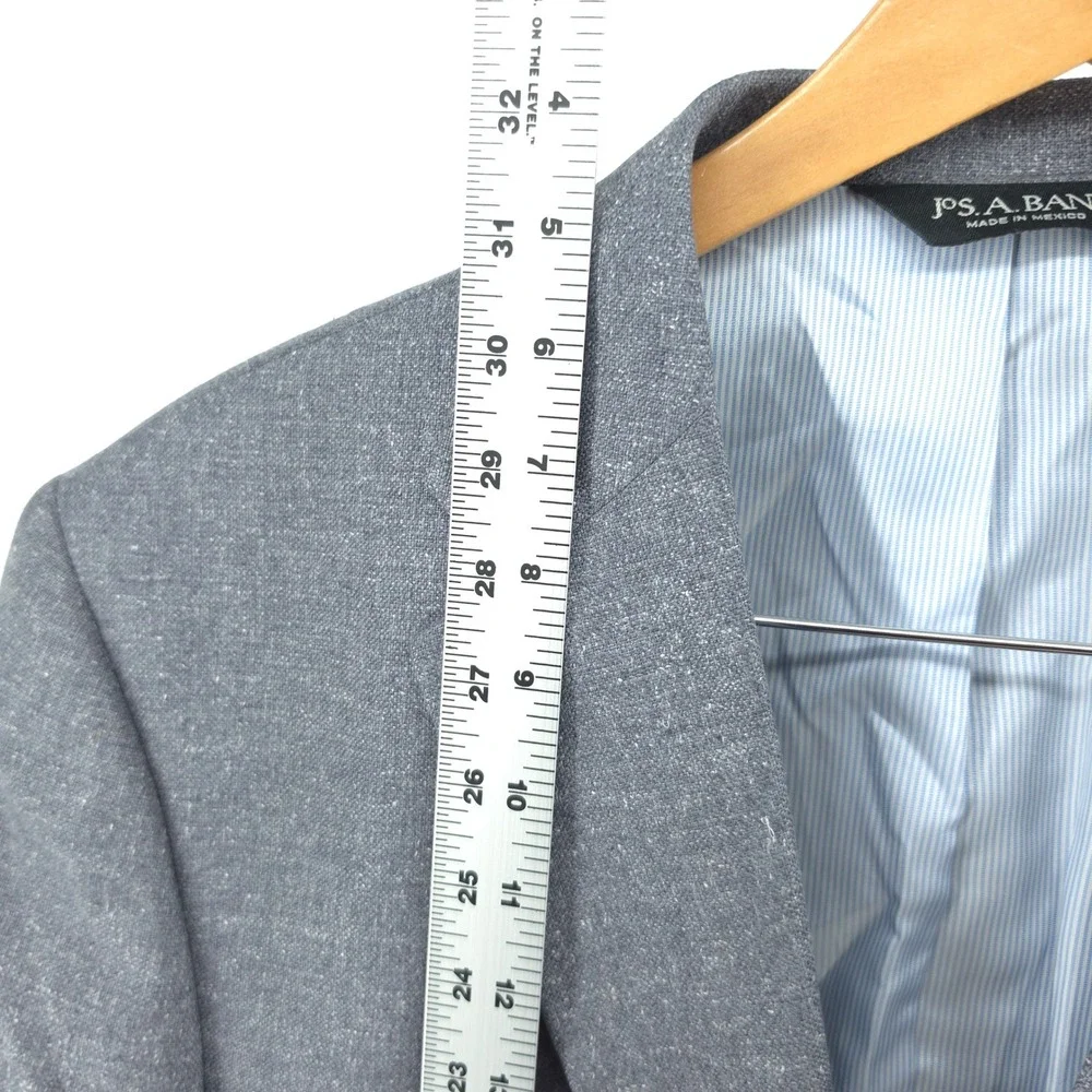 Jos A Bank Mens Blazer 100% Silk Grey Textured 42R Signature Collection 2-Button